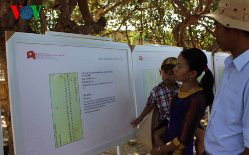 กรมบัญชาการทหารชายแดนรับเอกสารแผนที่ของหมู่เกาะหว่างซาหรือพาราเซลล์และเจื่องซาหรือสเปรตลีย์